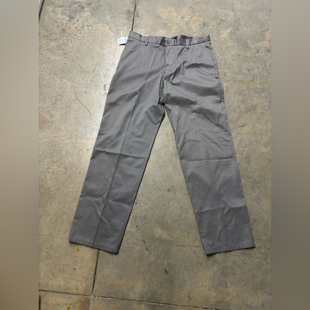 Dockers Men's Charcoal Chinos